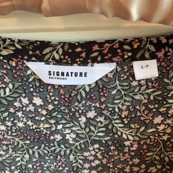 Reitmans Signature sleeveless blouse - Picture 3 of 3